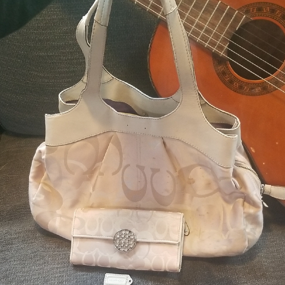 Coach Cream Shoulder Bag with Matching Wallet